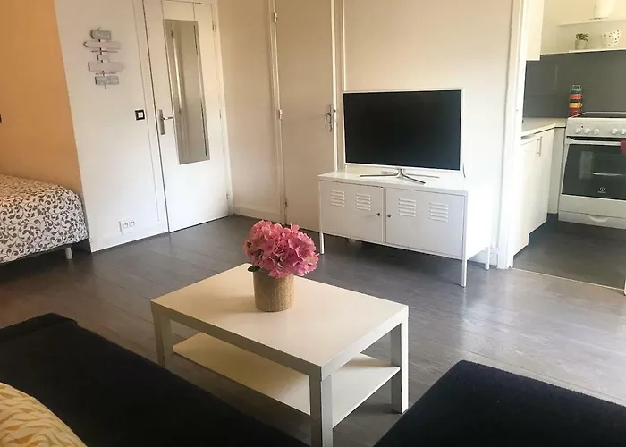 Lovely Flat Champs De Mars Eiffel
